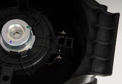 GM Genuine Parts 15122601 Front Door Radio Speaker 2