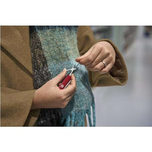 Victorinox Swiss Army Classic SD Pocket Knife, Red 3