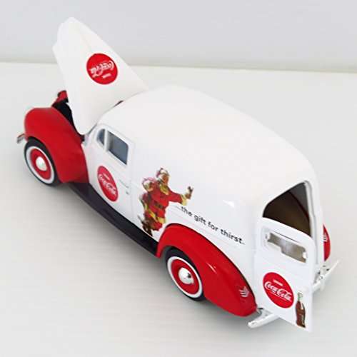 Motor City Classics 1940 Ford Delivery Holiday Van (1:24 Scale), White 3