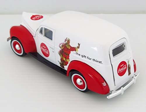 Motor City Classics 1940 Ford Delivery Holiday Van (1:24 Scale), White 4