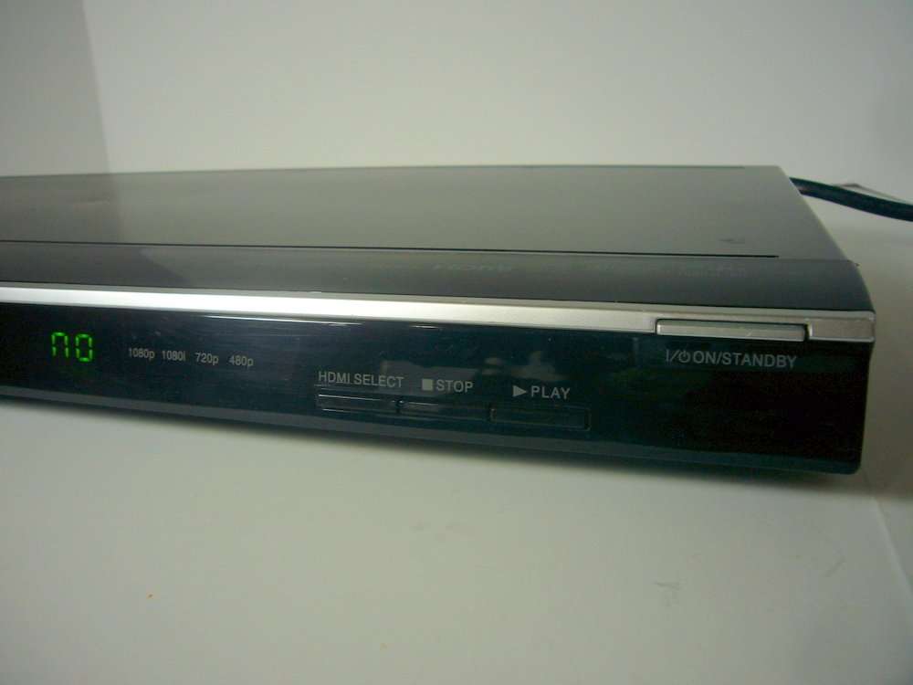 Toshiba SDK1000 DVD Player with 1080p Upscaling 3
