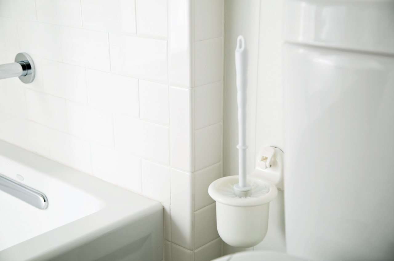 FECA FE-B2013 Floor Suction Mountable Toilet Brush & Holder Set 3