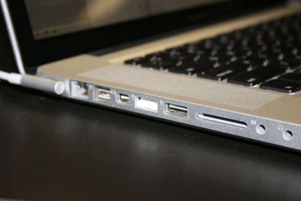 FJM Security FJM-0916 USB Port Locks, Pack of 10, Secure Your Data, USB Blocker with Key, Antitheft Locking Devices 3