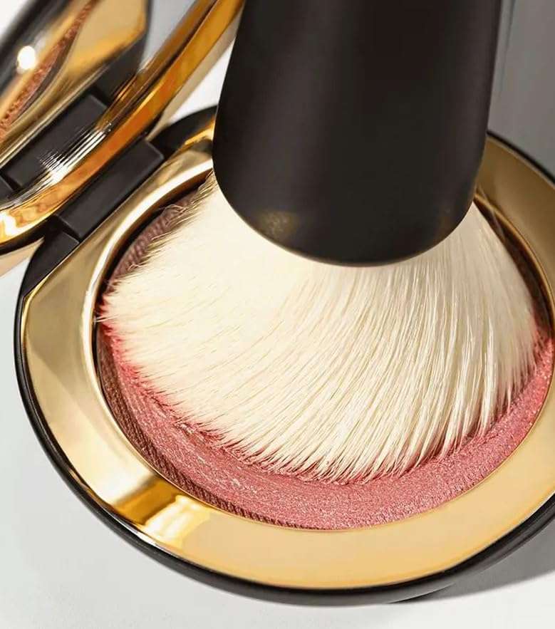 Westman Atelier Clean Highlighter Blender Brush 4