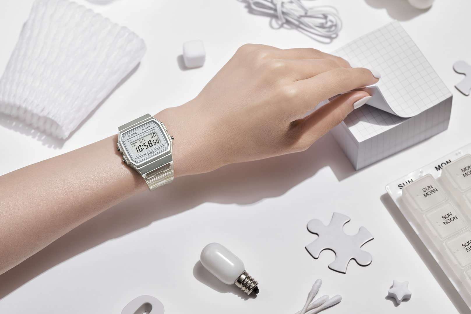 Casio Quartz Watch with Resin Strap, Clear, 20 (Model: F-91WS-7CF) 3