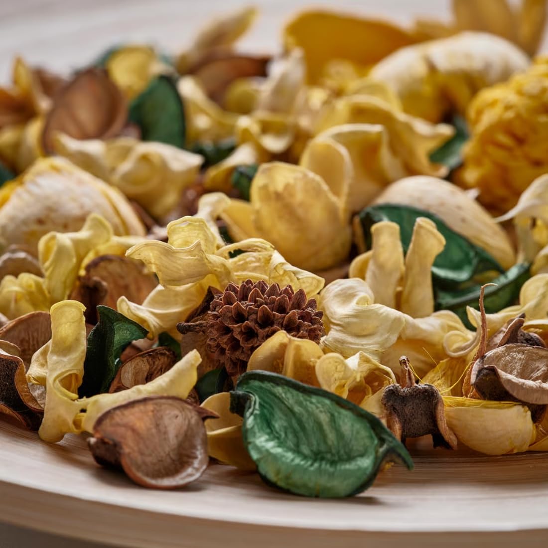 IKEA FRÖFINK Scented Potpourri, Citrus Flower Yellow, 60 g with VILJESTARK Vase, Clear Glass, 8 cm 5