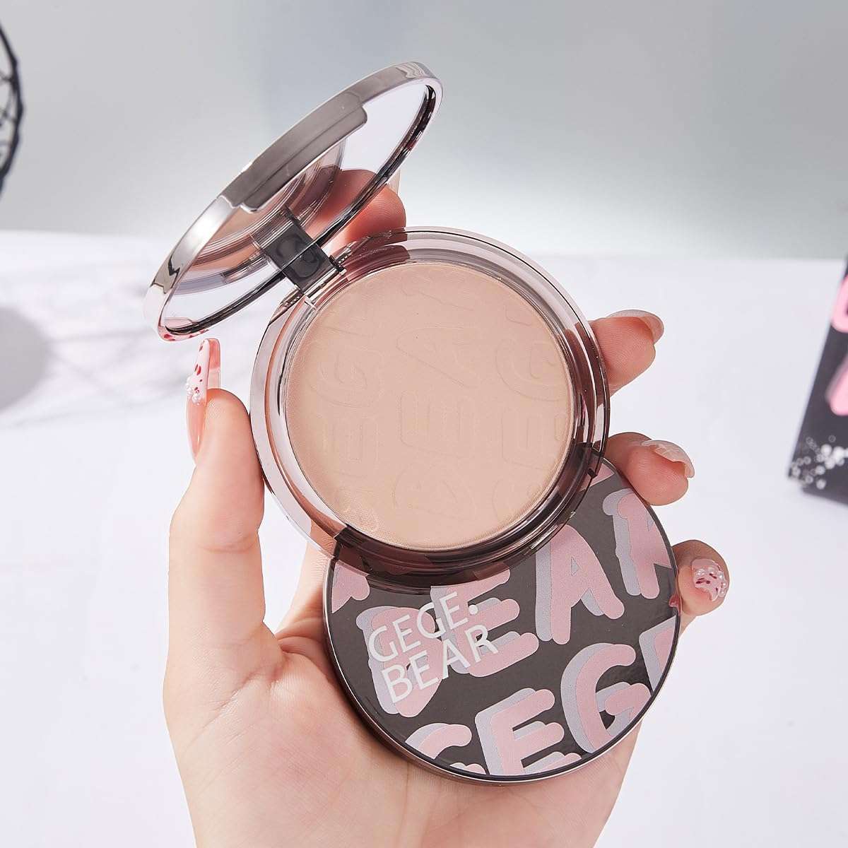 Gege Bear Feathery Mist Setting Powder | Best Compact for Face | Matte Finish | Natural Effect | Compact Mirror | Loose Powder for Makeup Setting | Waterproof Sweatproof | Soft Skin Tone | Compact Powder for Women (03#Natural Colour, 10g) 5