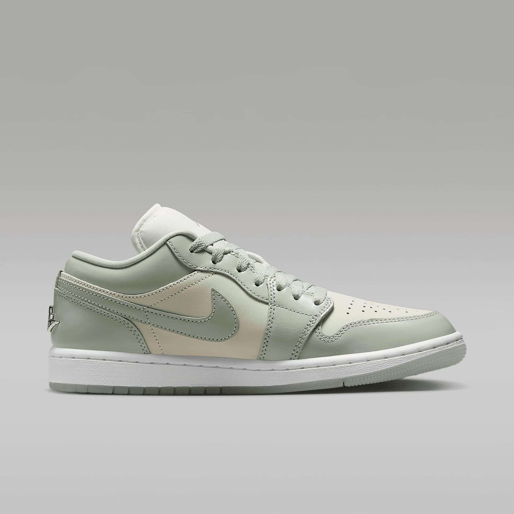 W AIR JORDAN 1 LOW SE "SAIL/SEAFOAM-METALLIC SILVER-WHITE" 4