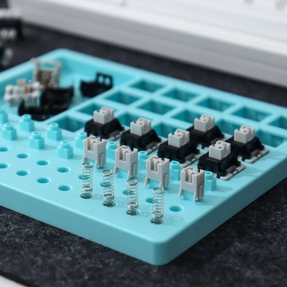 Switch Lube Station 20 Switches Lube Station and Switch Opener for DIY Mechanical Keyboard Cherry Mx Gateron Kailh Switches (Blue) 5