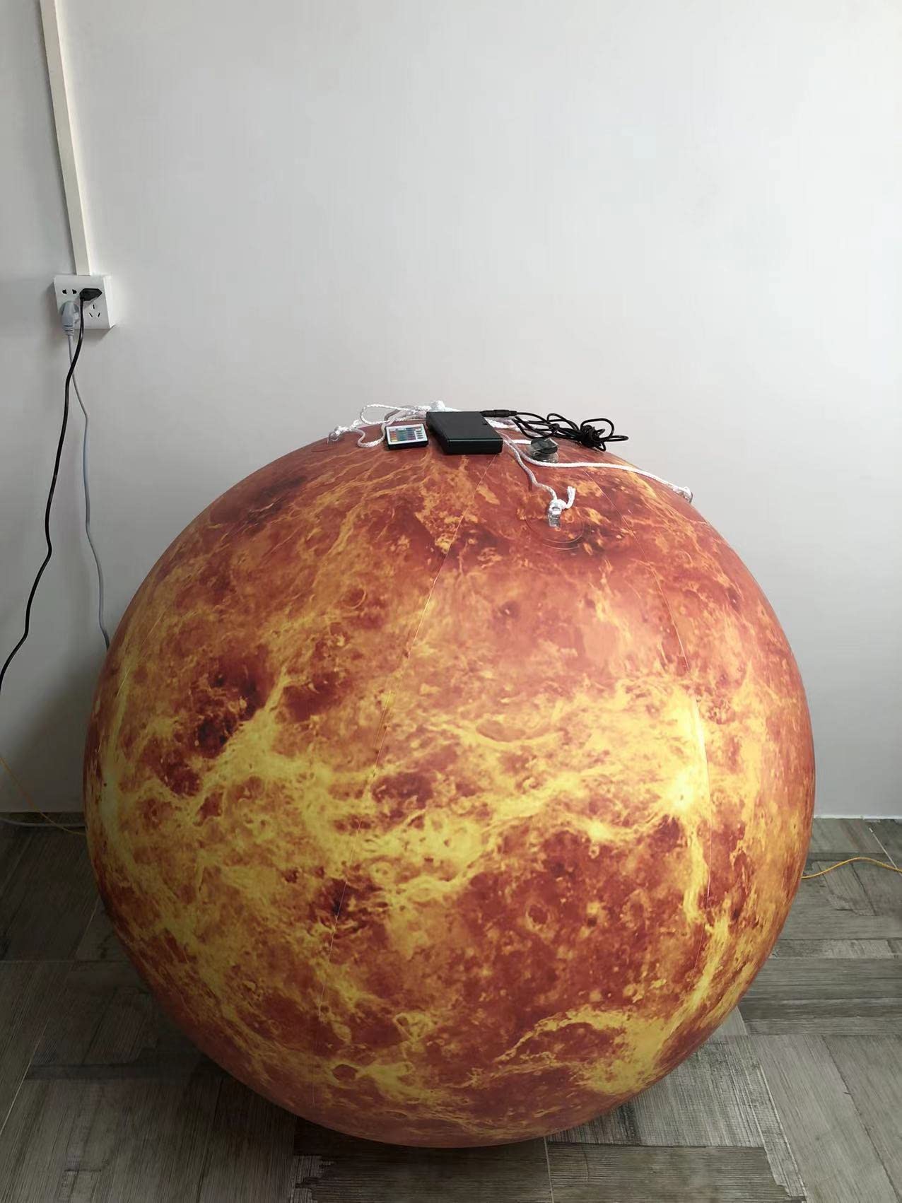 Vinfgoes 40'' Inflatable Venus, Inflatable Solar System Planet Balloon for Astronomy for Education Institution/Planetarium/Store/Club Decoration 5