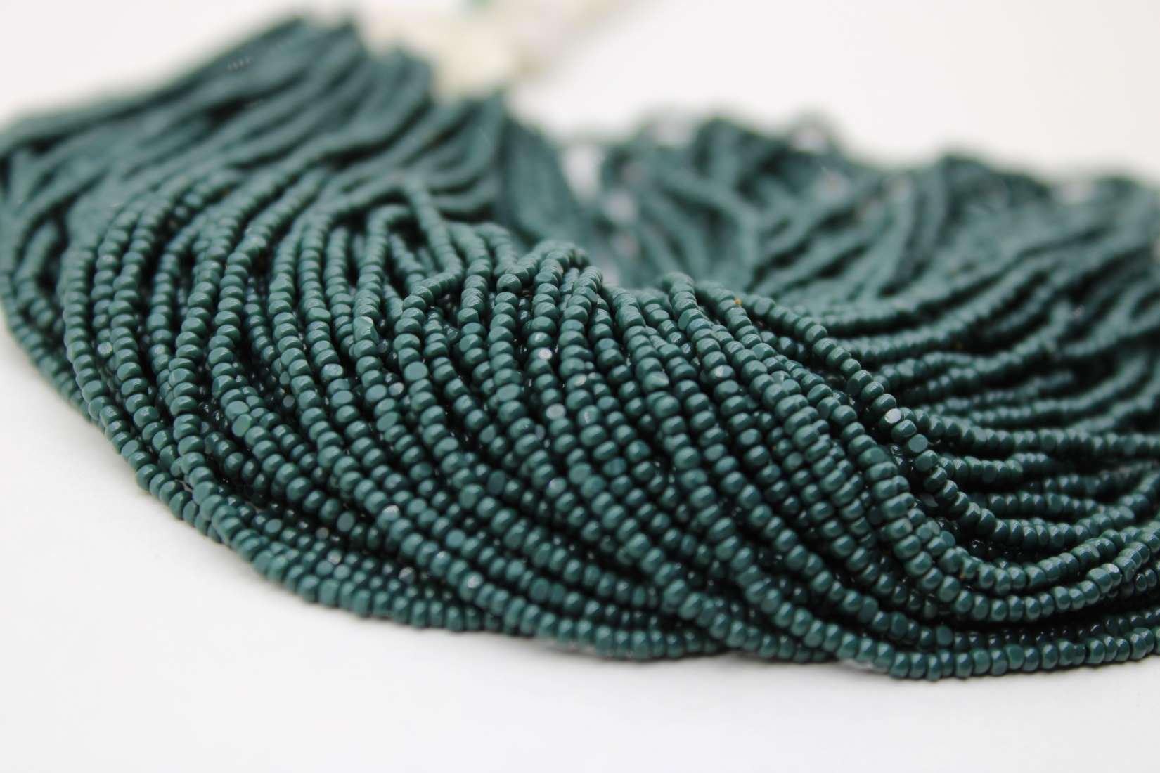 13/0 Charlotte True Cut Beads, Dark Emerald Opaque, (2 Perfect Facets) 1 Hank, Embroidery Jewelry Supply, Vintage Beads, Premium True Cuts. 53270 3