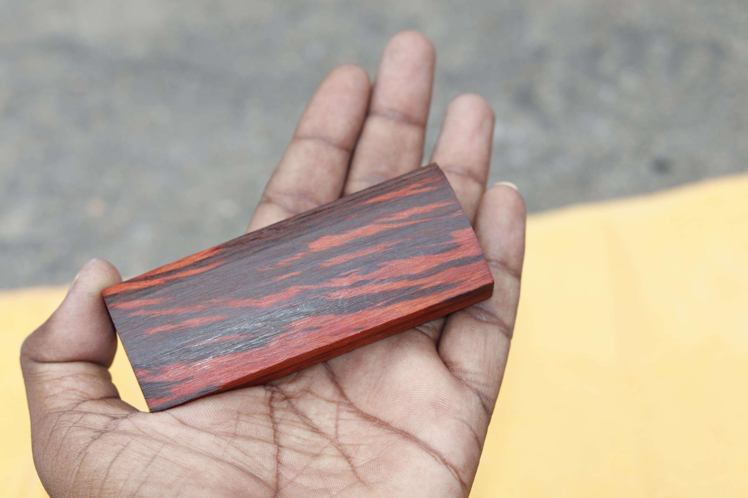 KC PRODUCTS Natural Sandalwood (Chandan) Pata Board with Red and White Sandalwood Stick Chandan Stick for Puja, Tilak, Face (1 Board with 2 Original Natural Sandalwood Sticks RED+White -Size 5-inches) 5