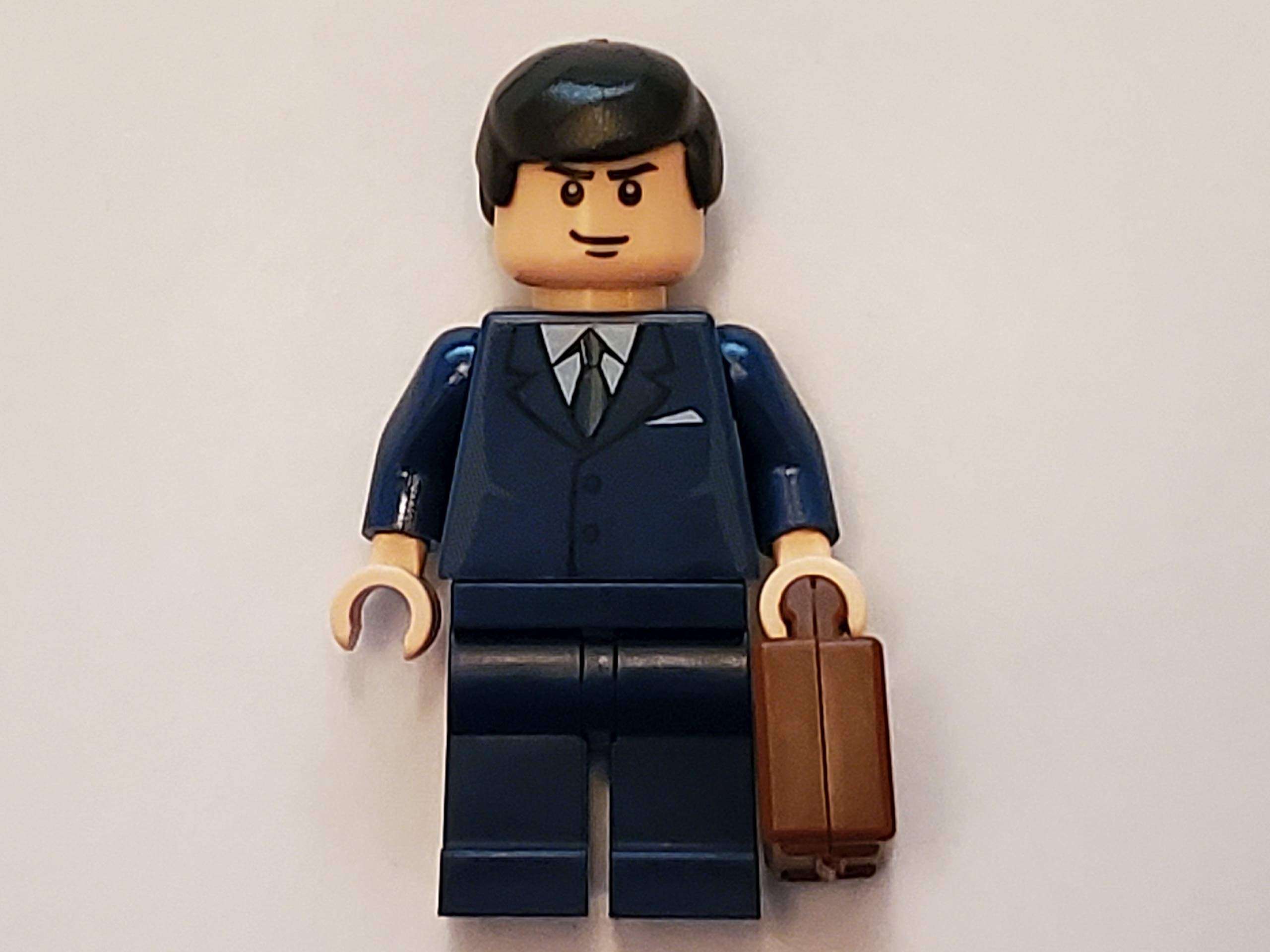 Lego Bruce Wayne w/ Briefcase - Lego Batman Figure 1