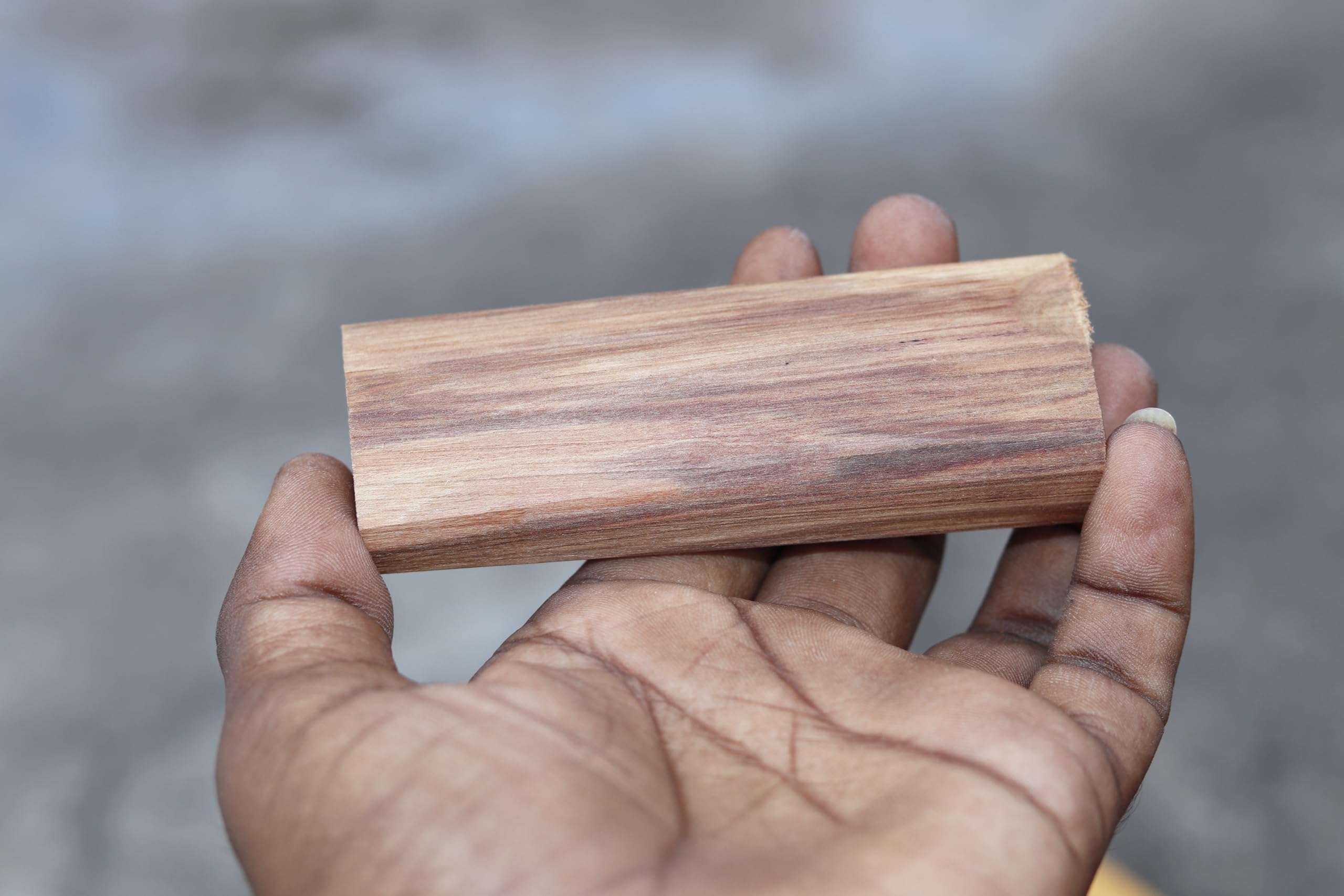 KC PRODUCTS Natural Sandalwood (Chandan) Pata Board with Red and White Sandalwood Stick Chandan Stick for Puja, Tilak, Face (1 Board with 2 Original Natural Sandalwood Sticks RED+White -Size 5-inches) 4