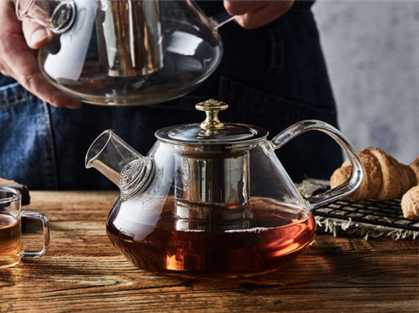 HAPPY BORN Kitchen Heat Resistant Flame Proof Clear Borosilicate Glass Kettle Stove Top Safe Blooming and Loose Tea Pot with Stainless Steel Infuser and Lid, 1000 ml Transparent Pack of 1 1