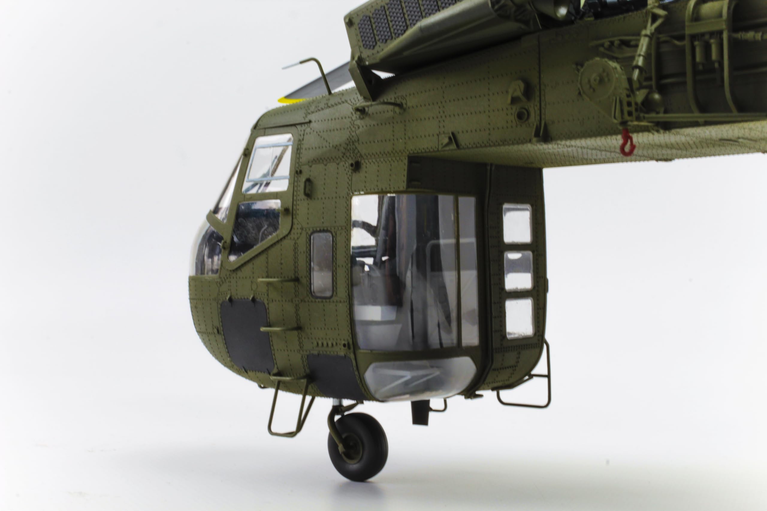 ICM 53054 — Sikorsky CH-54A Tarhe, US Military Heavy Helicopter Model Kit — Plastic Model Kit in 1:35 Scale — Highly-Detailed Replica of The Original Sikorsky CH-54A Tarhe 5