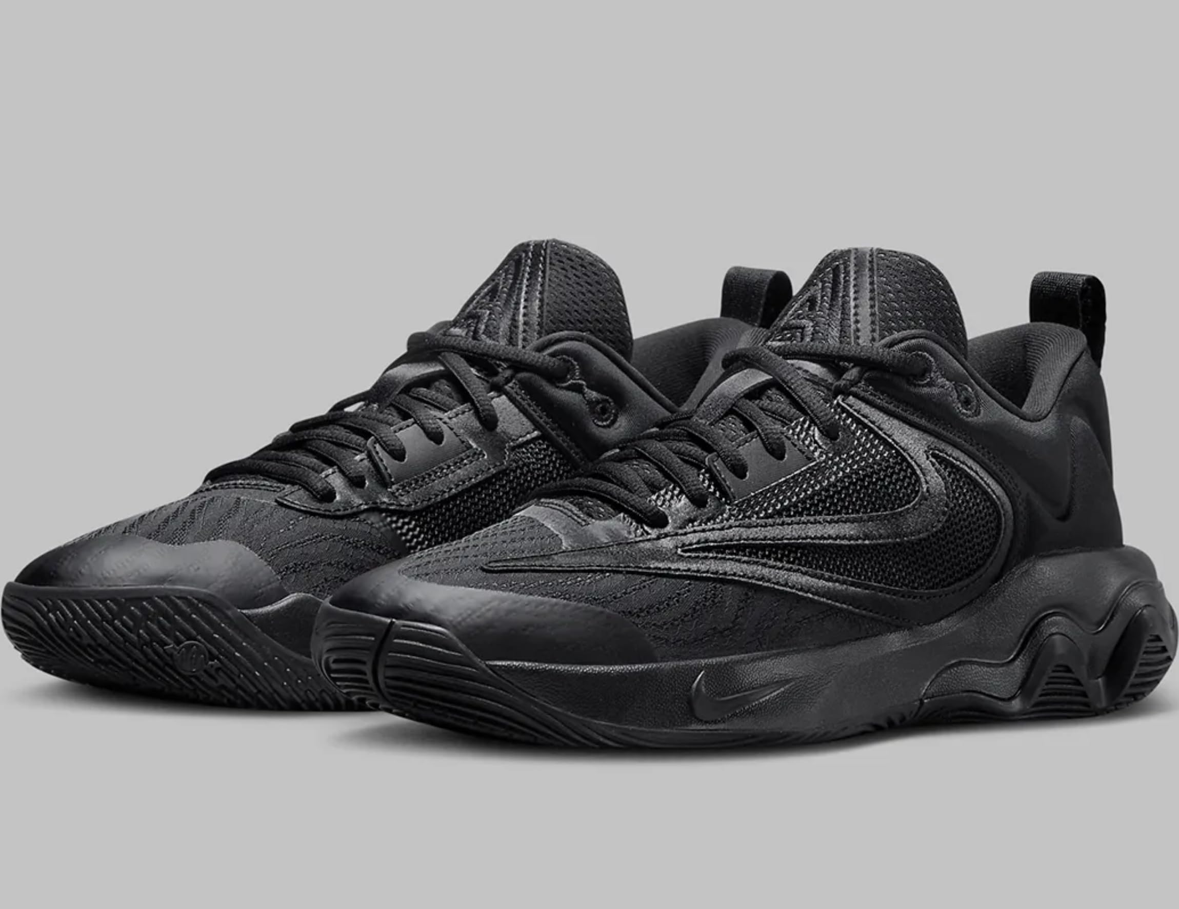 Nike Giannis Immortality 3 (DZ7533-001)_12 - Black/Black/Black 3