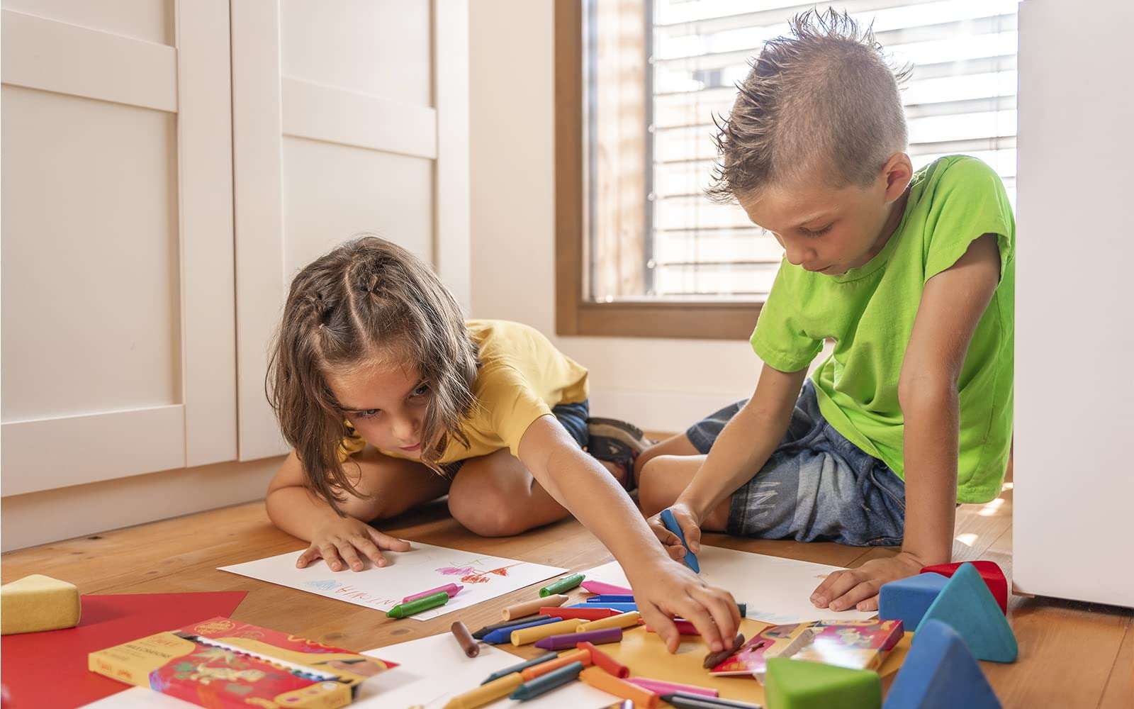 Jovi Round 60 Wax Crayons Jar with Sharpener, 12 Shades 5 Crayons of Each Shade for Drawing Colouring Kids, Smooth, Durable, Non-Toxic, Gluten Free, Attractive Bright Wax Chalk Colours, 980/60 6