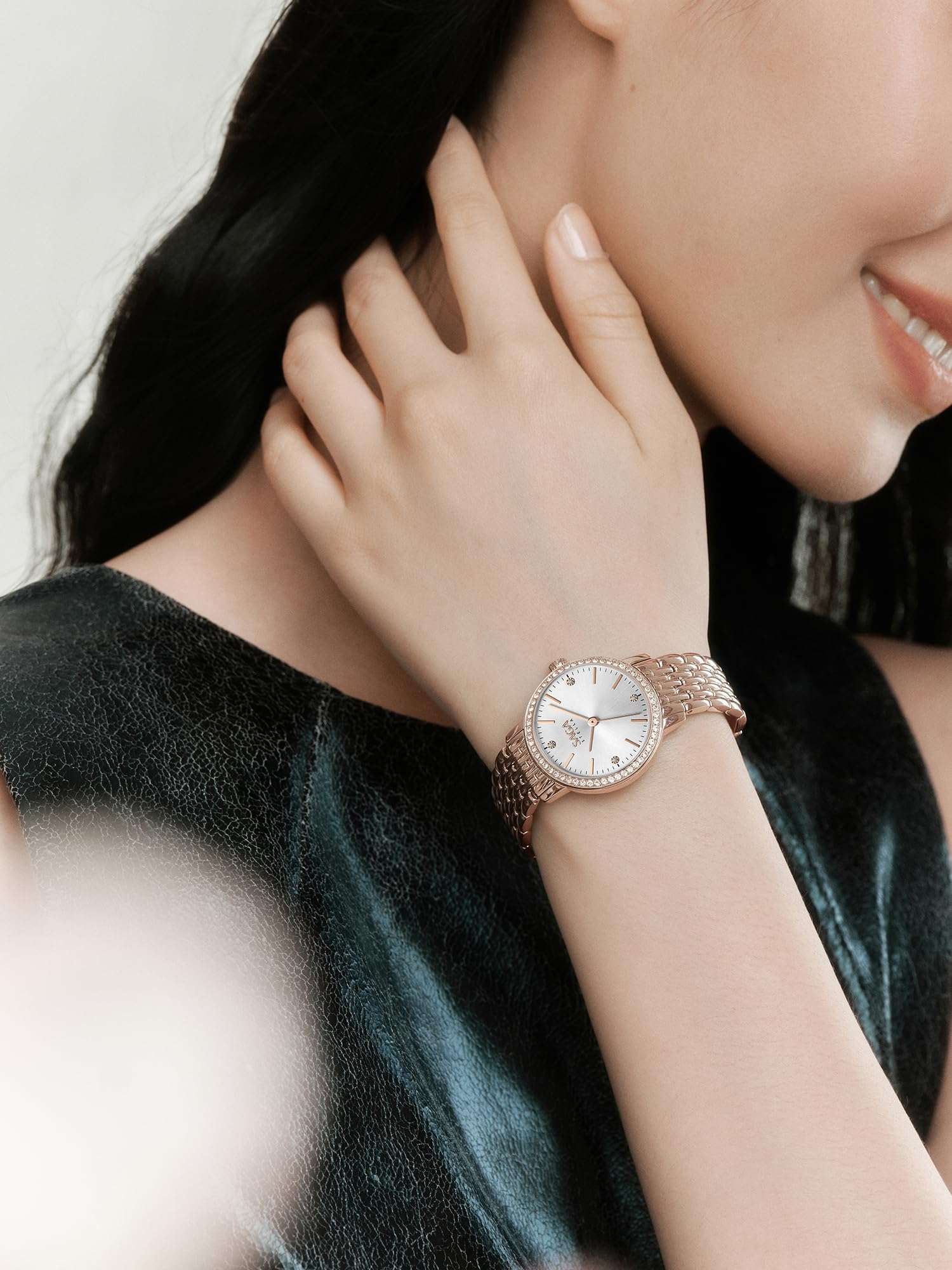 SAGA Luxury Crystal Ladies Watch Stainless Steel Crystal-Accented Dress Watch As Gift for Women Light Rose Gold 5