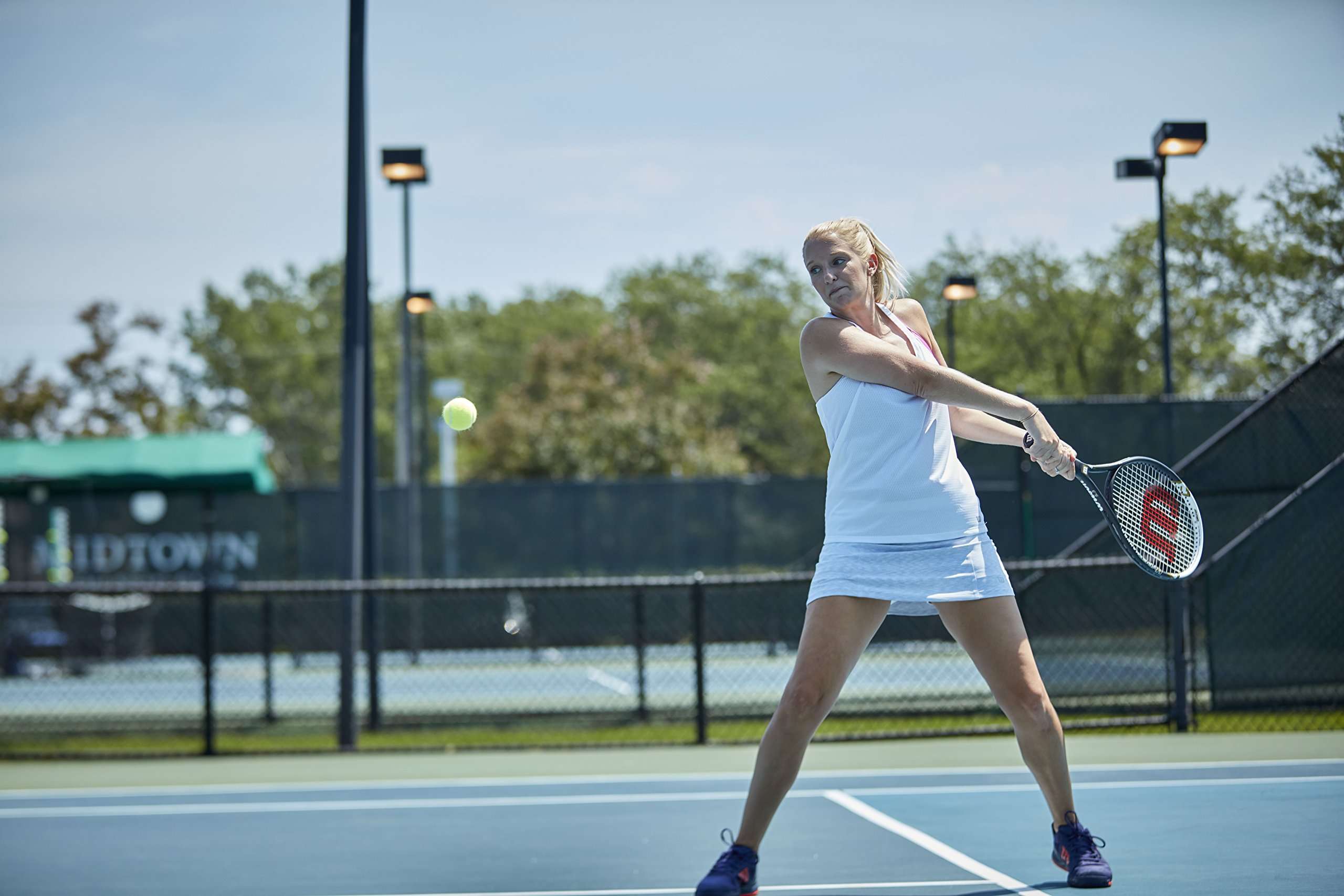 Wilson Hyper Hammer 5.3 Adult Recreational Tennis Racket - Grip Size 4 - 4 1/2", Black/White/Green 3