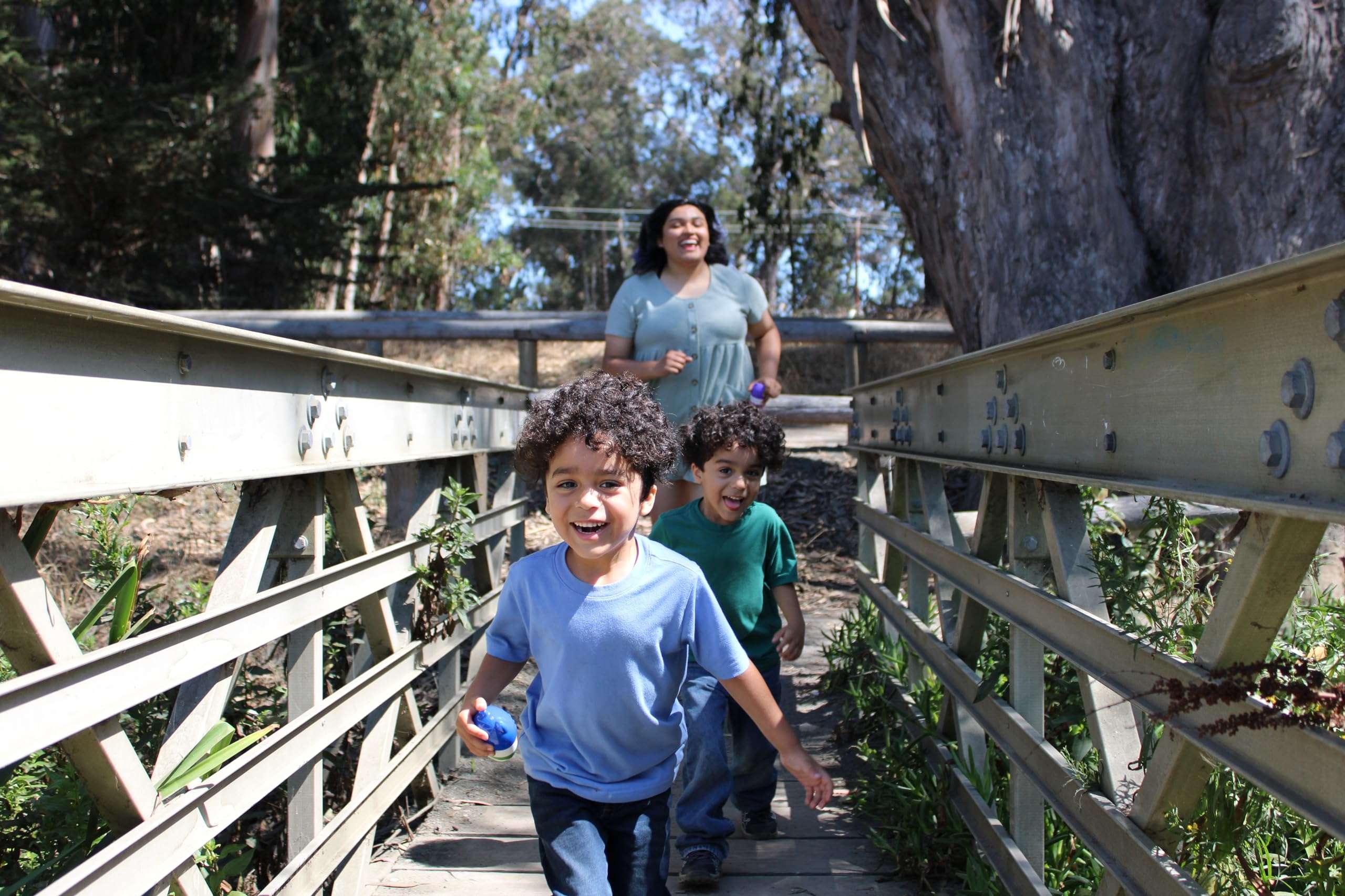 Solar Swipe Sunscreen Applicator for Kids and Adults, Portable, Washable, Easy on the Go Sunscreen Application for Any Age and Skin (Blue Green) 6