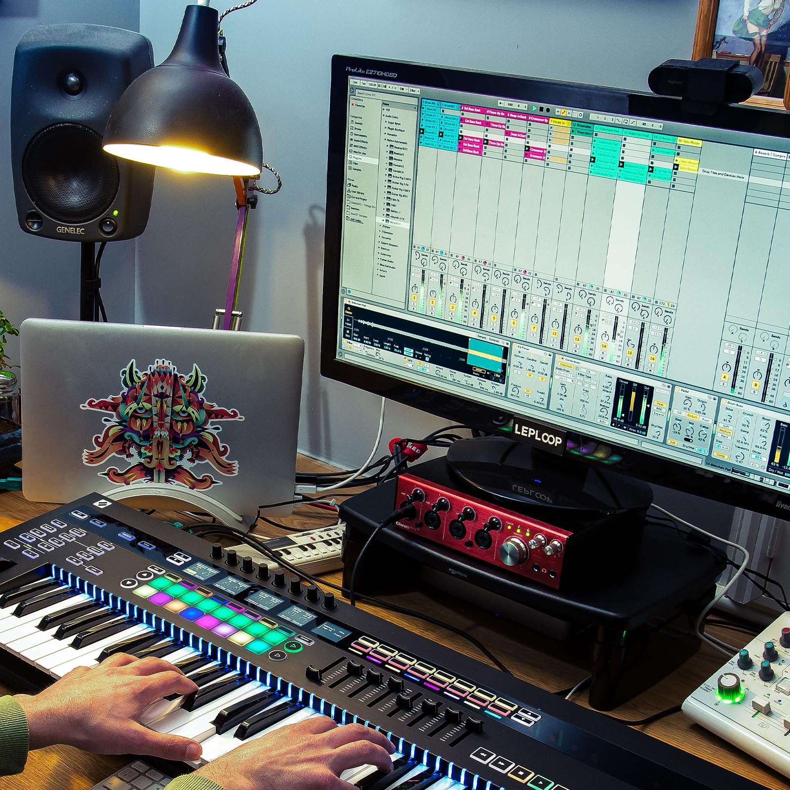 Novation AMS-SL49-MK3 MIDI and CV Equipped Keyboard Controller with 8 Track Sequencer 5