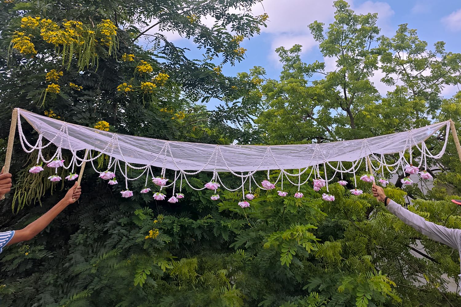 KAEVION Indian Bride Entry Canopy | Mandap Entry Chaddar | Flowers Chadar for Wedding Entry | Trending Decorations Garland Net Chadar (Pink)