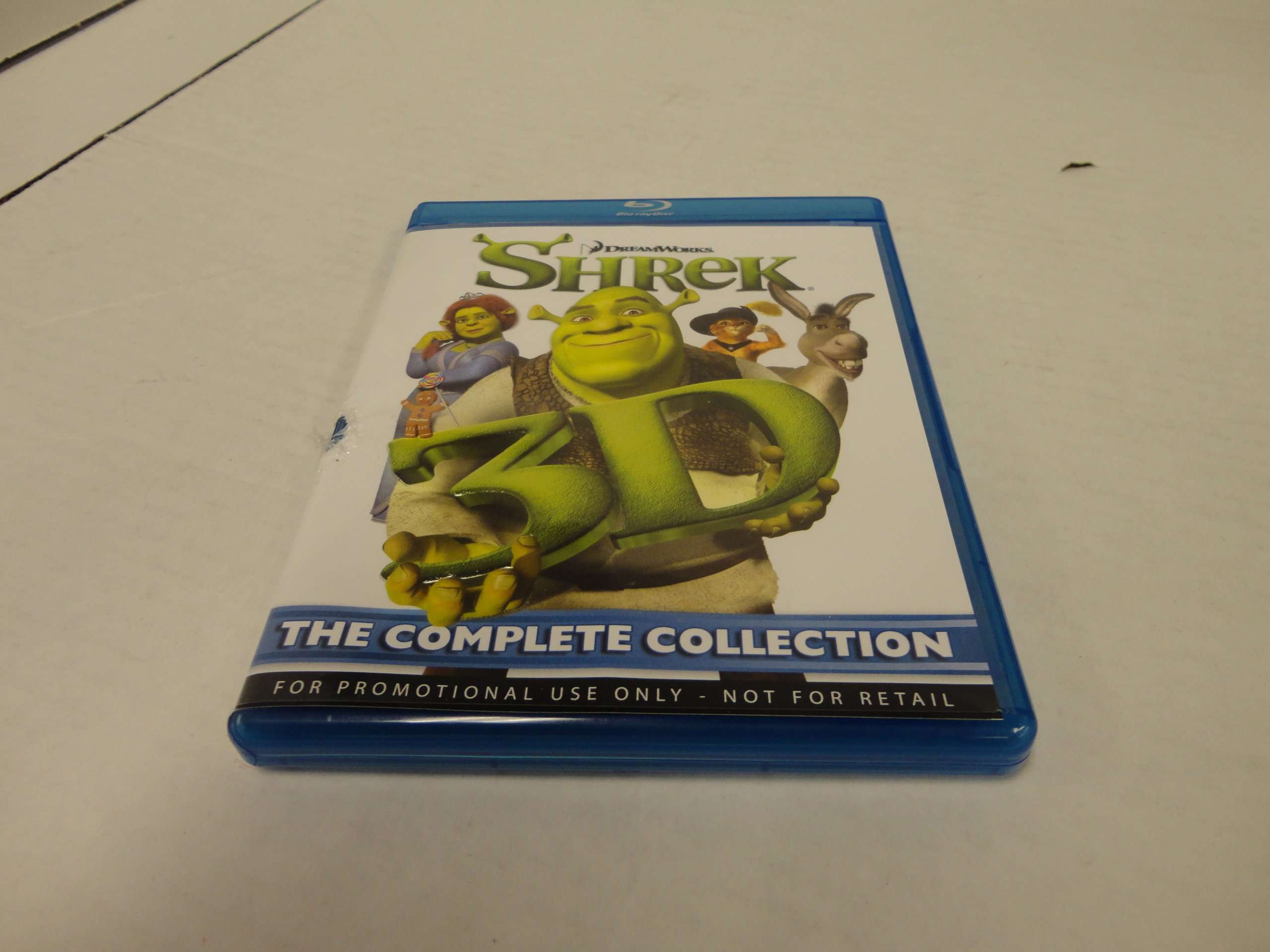 Samsung SSG-P2100S/ZA Shrek 3D Starter Kit - White (Compatible with 2010 3D TVs) 2