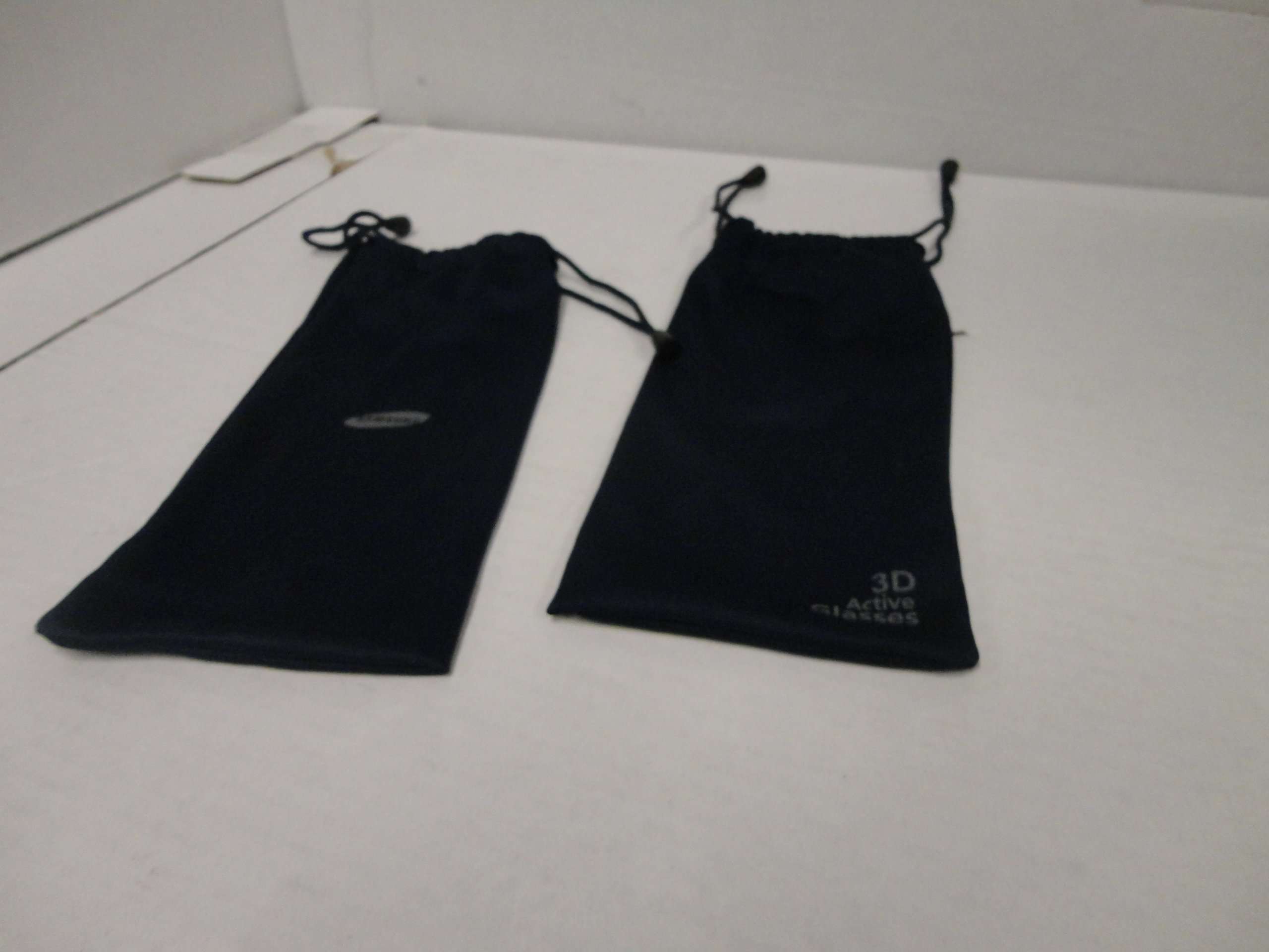 Samsung SSG-P2100S/ZA Shrek 3D Starter Kit - White (Compatible with 2010 3D TVs) 5