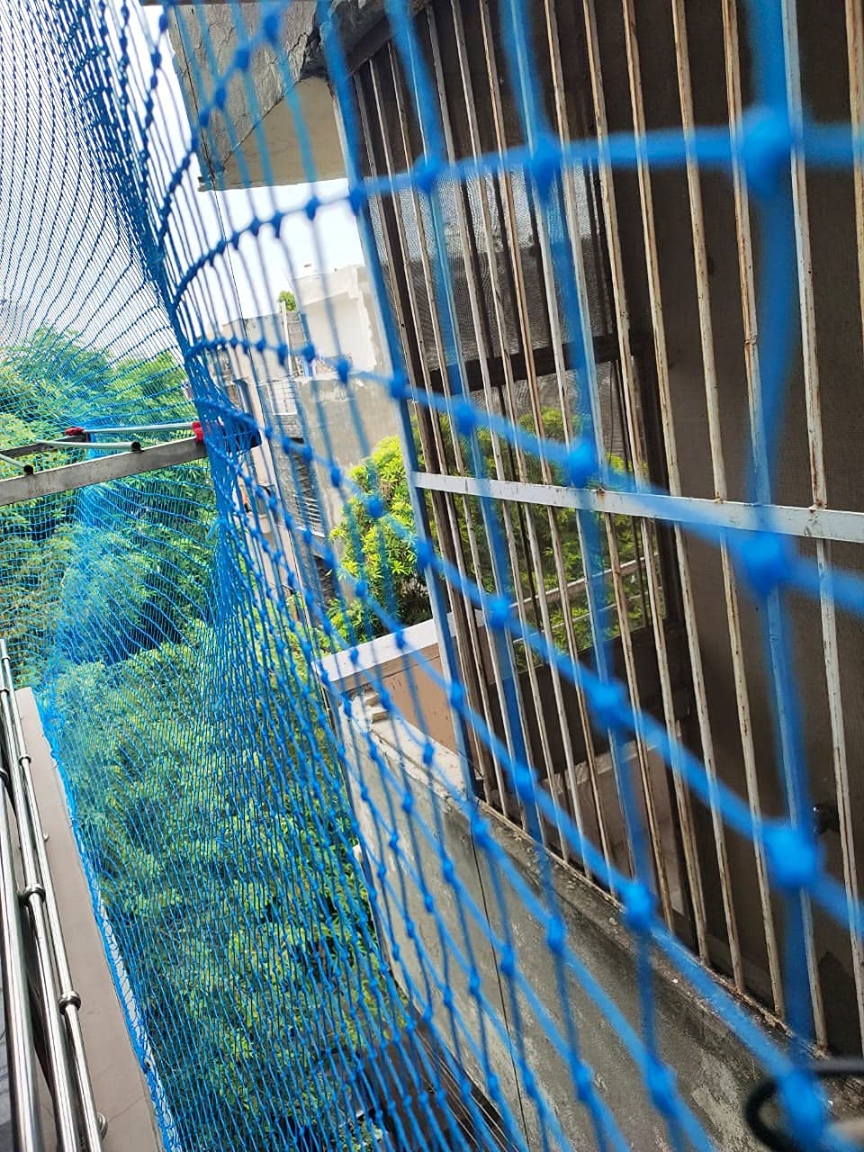 Vego UV-Stabilized HDPE Anti Bird Net for Balcony/Agro Garden Net/Pigeon Net/Monkey Safety Net 25 mm Hole (95x10 Ft =950 SQRFT) Color Blue 3
