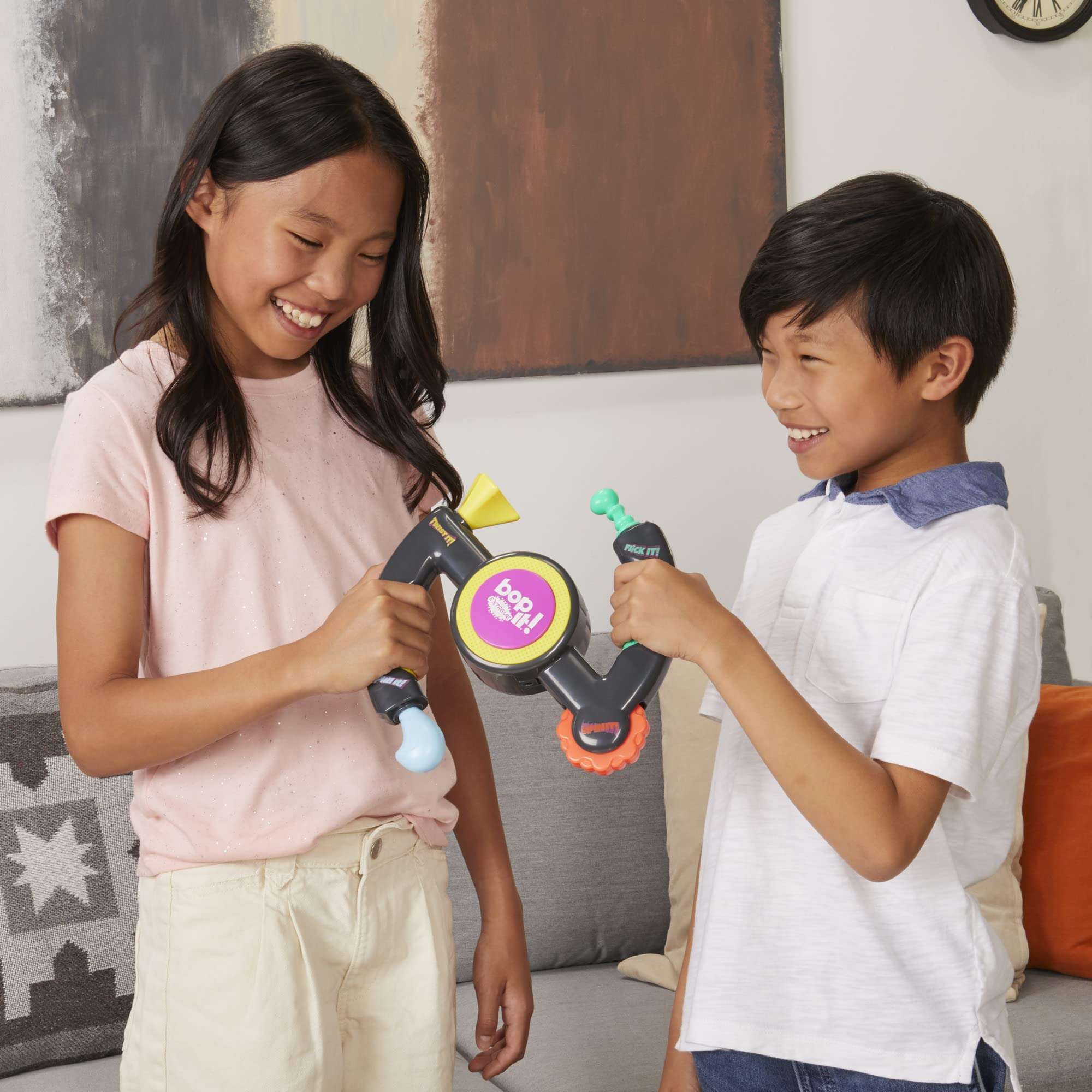 Hasbro Gaming Bop It Extreme Electronic Game for 1 or More Players, Fun Party Interactive Game for Kids Ages 8+, 4 Modes Including One-On-One Mode (Amazon Exclusive) 6