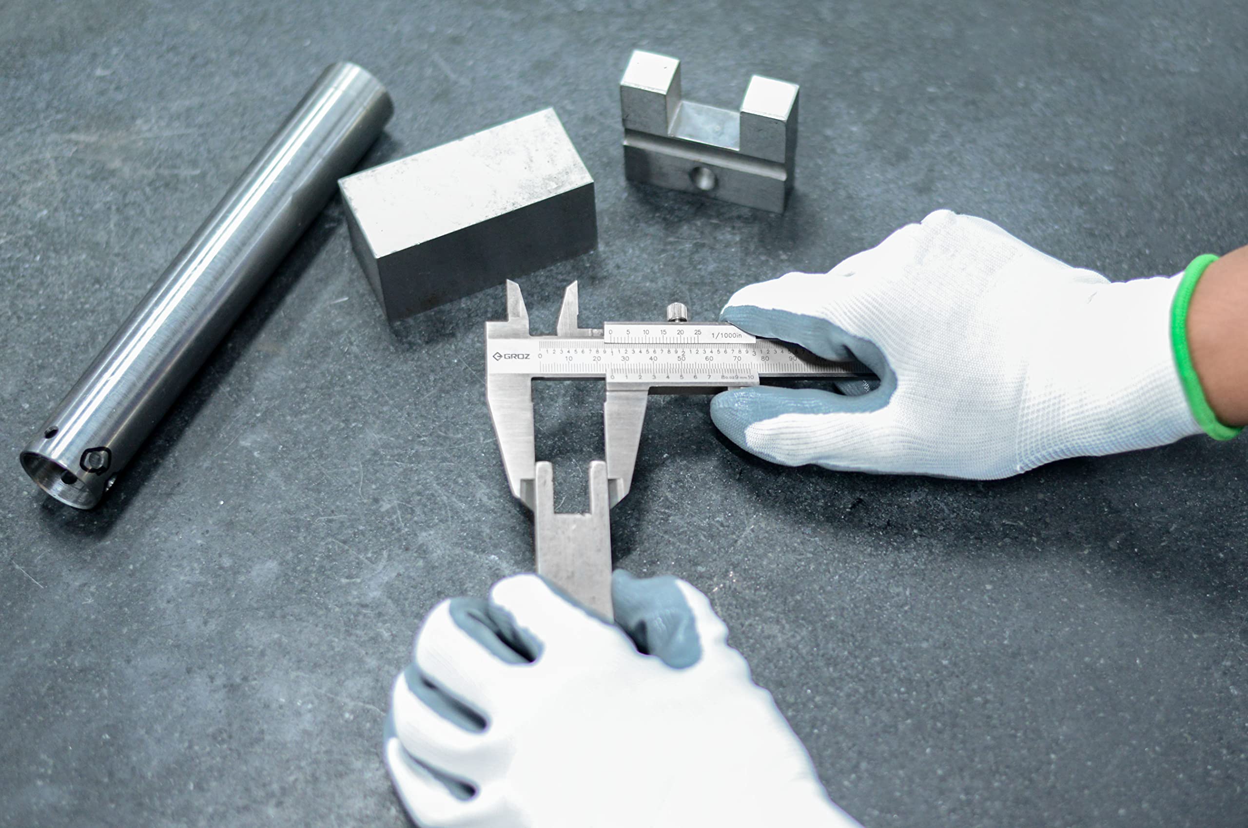 GROZ Vernier Caliper with Stainless Steel Body| Ideal for measuring inner & outer diameter, depth & step| Smooth Movement| Locking Screw| Range: 0-300 mm| Accuracy:± 0.04 mm| Resolution: 0.02mm| VNC/12 6