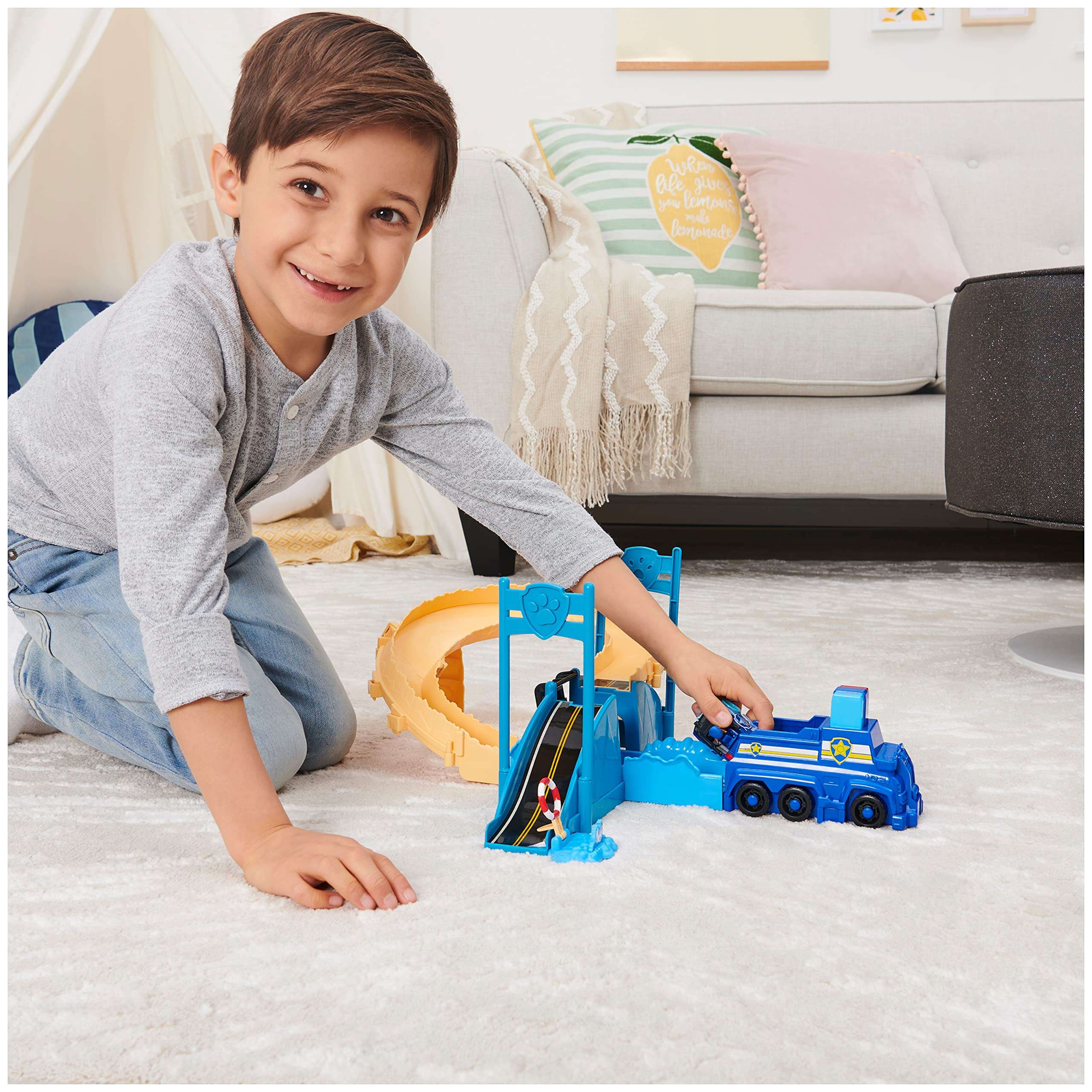 Paw Patrol, True Metal Chase Rescue Track Set with Exclusive Chase Die-Cast Vehicle, 1:55 Scale Kids Toys for Boys 3