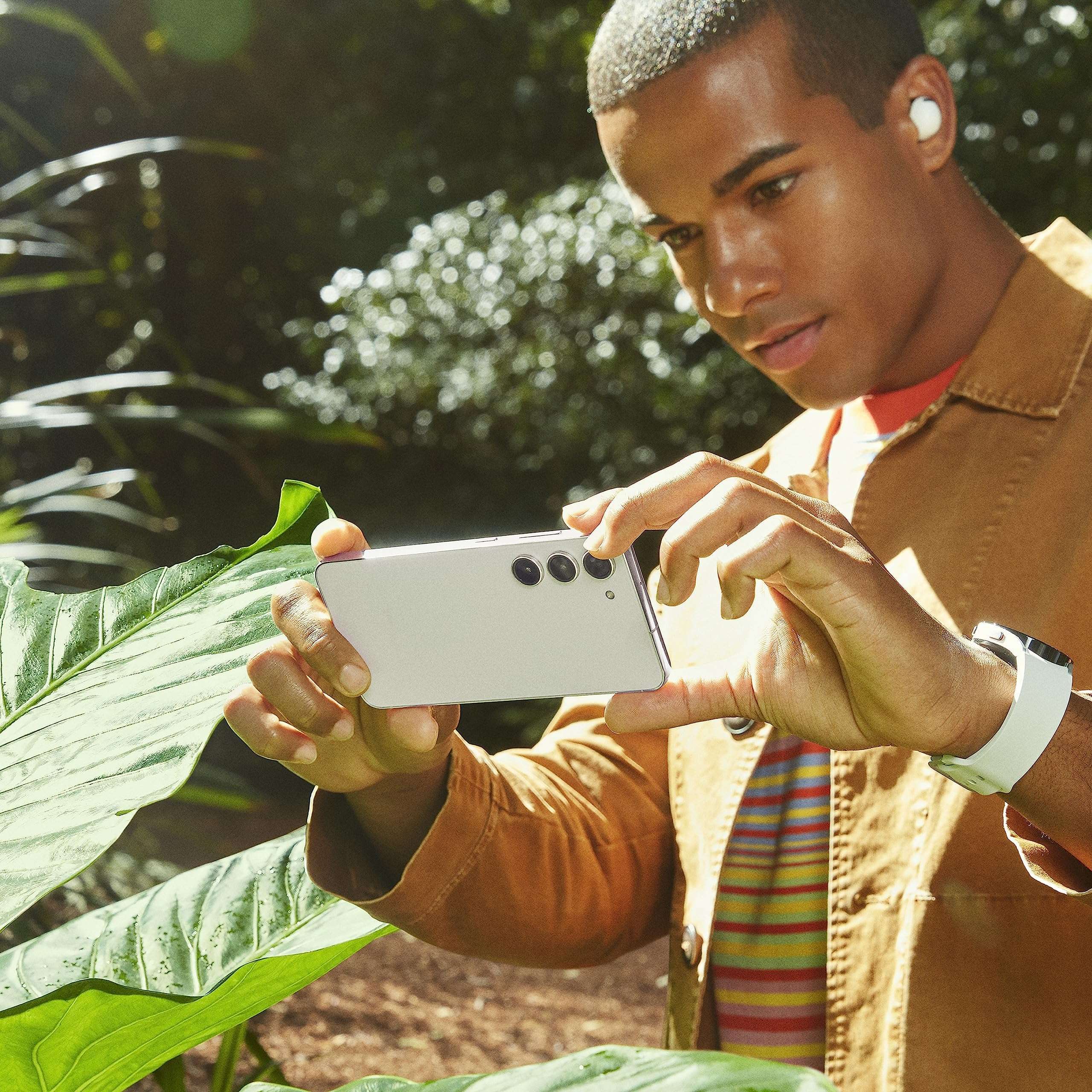 SAMSUNG Galaxy S23 5G SM-S911B/DS 128GB 8GB RAM, 50 MP Camera, Factory Unlocked – Green 2