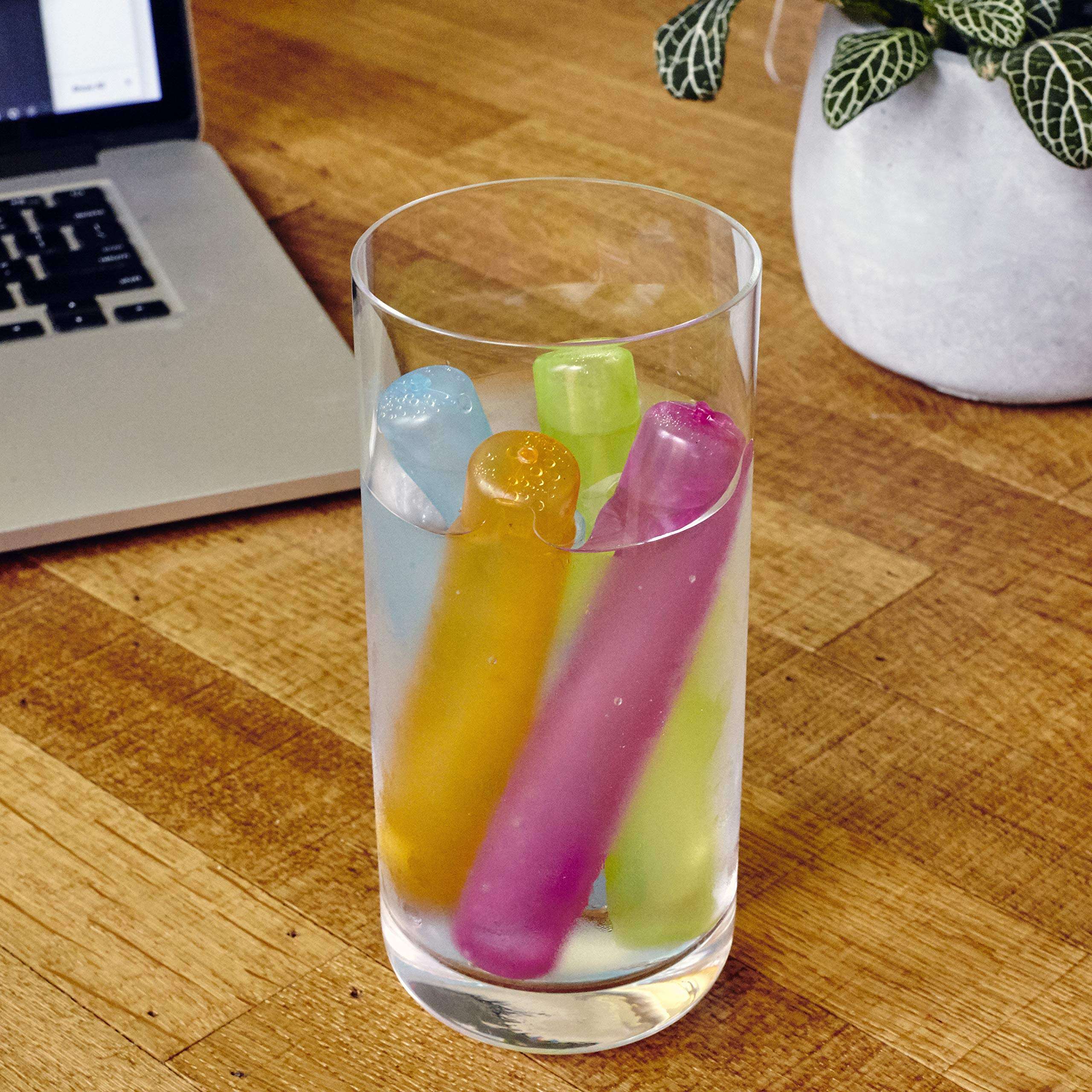 Kikkerland Colorful Reusable Plastic Ice Cubes, Washable Freezable Plastic Ice Cubes Sticks, Set of 8, Suitable for Drinks, Water Bottle, Whiskey & Wine 2