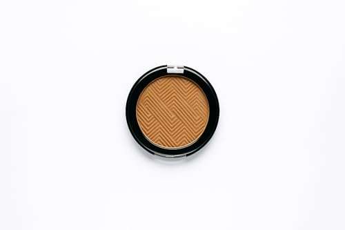 Sedell Paris ultra-fine shimmer pigments used as loose powder for face, eyes, or body glow 5