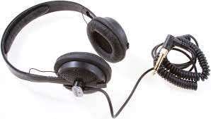 Behringer HPS5000 Closed-Type High-Performance Studio Headphones 2