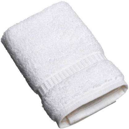 Exclusive Cotton Bath Towel Set, Make this superior quality fabricated bath towel a part of your bathroom collection. Made from high quality material, it will wrap you in warmth after every shower. The dense texture keeps the towel gentle on your skin and helps remove dirt, perspiration and oils, from your hands, face and body. 3