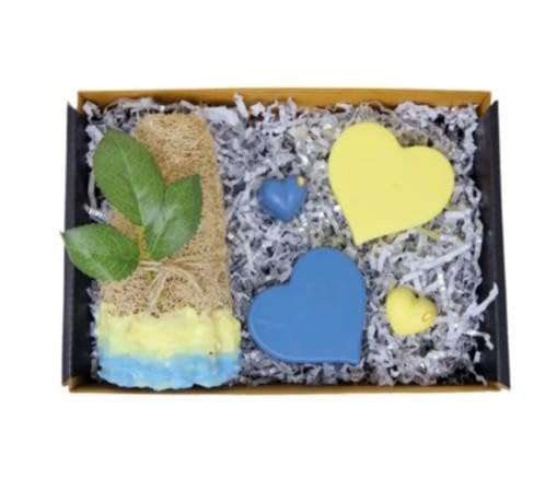 Sage & Herbs Best Gift Hamper Set for your Loved Ones | Pampering Kit for Anniversary, Birthday & All Special Occasions | 100% Natural & Organic 1