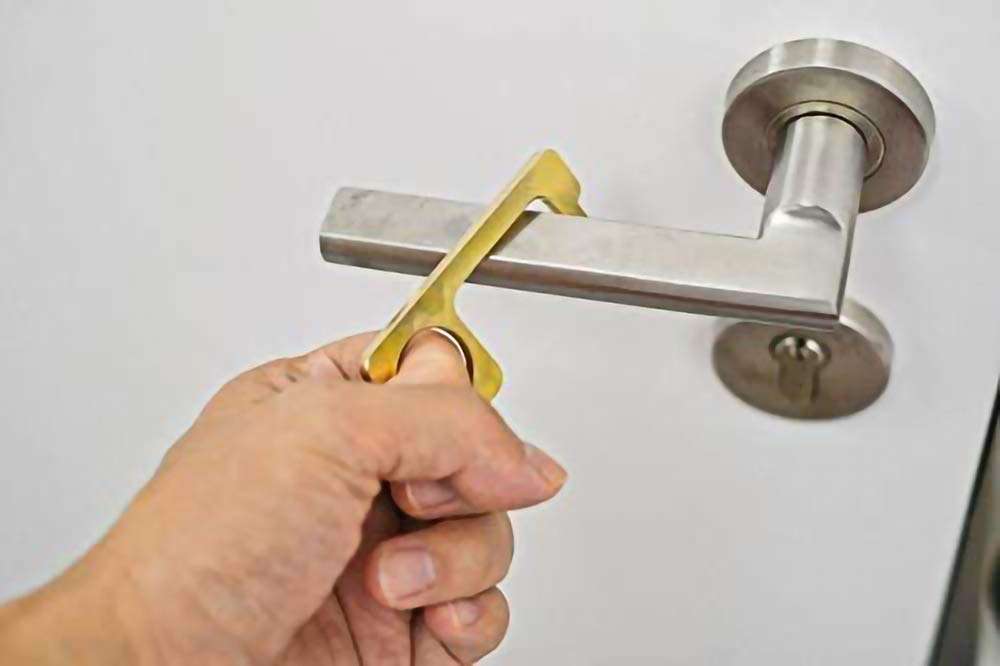 2-Pack Handheld Non-Contact Door Opener Stylus Keychain Pendant Multi-tool Accessories Door Handle Aids Tool (Gold) 5