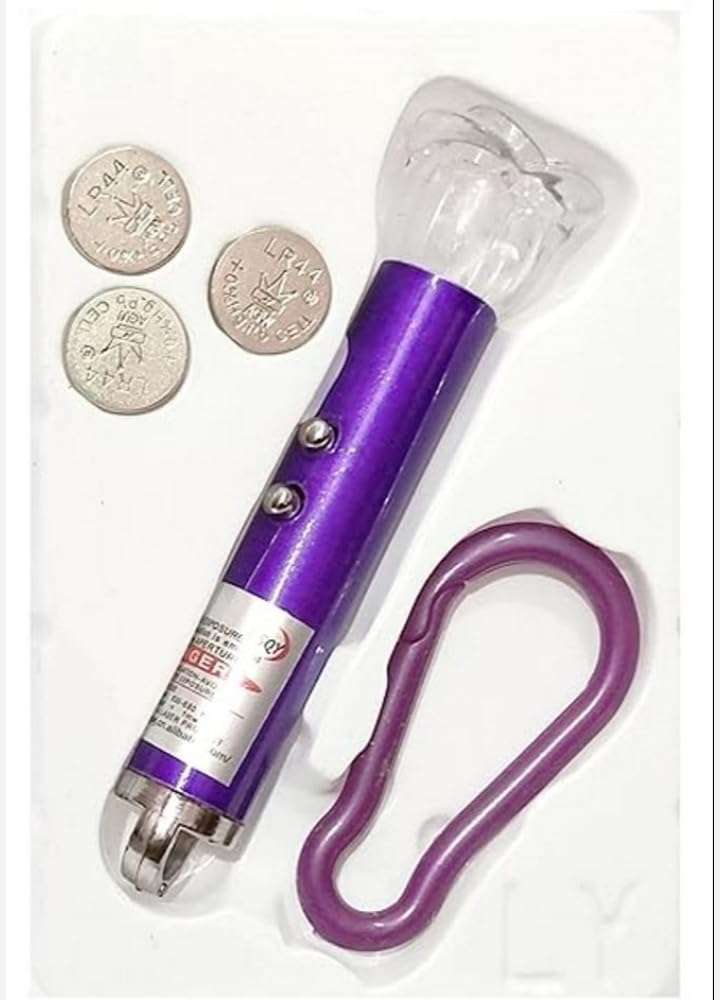 3 in 1 Laser Light, Small Laser Light for Kids and Key Chain Hook with 3 Button Size Cells, Multicolor (Pack of 1) 1