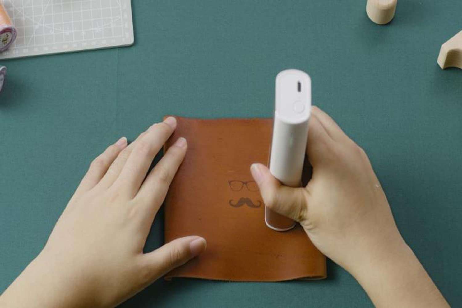 Handheld Mini Printer, Portable Inkjet Printer, Quick-Drying Waterproof Black Ink with Cartridge, Print on Card, Clothes,and Other Irregular Surface, APP for Customized Text, Picture,Tattoos 4