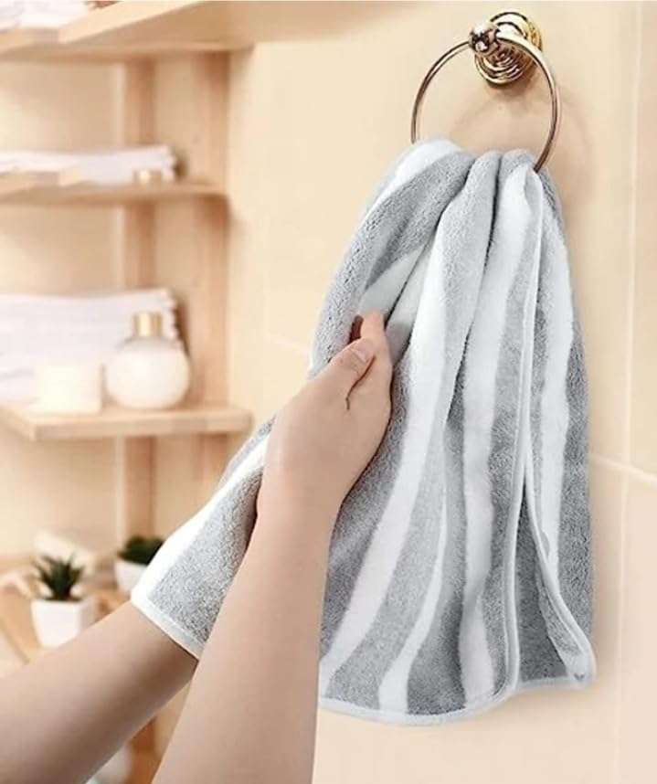 T TRENDY MART Microfiber Hand Towels, Designer Pattern, 400 GSM, Multicolour, Pack of 2 3