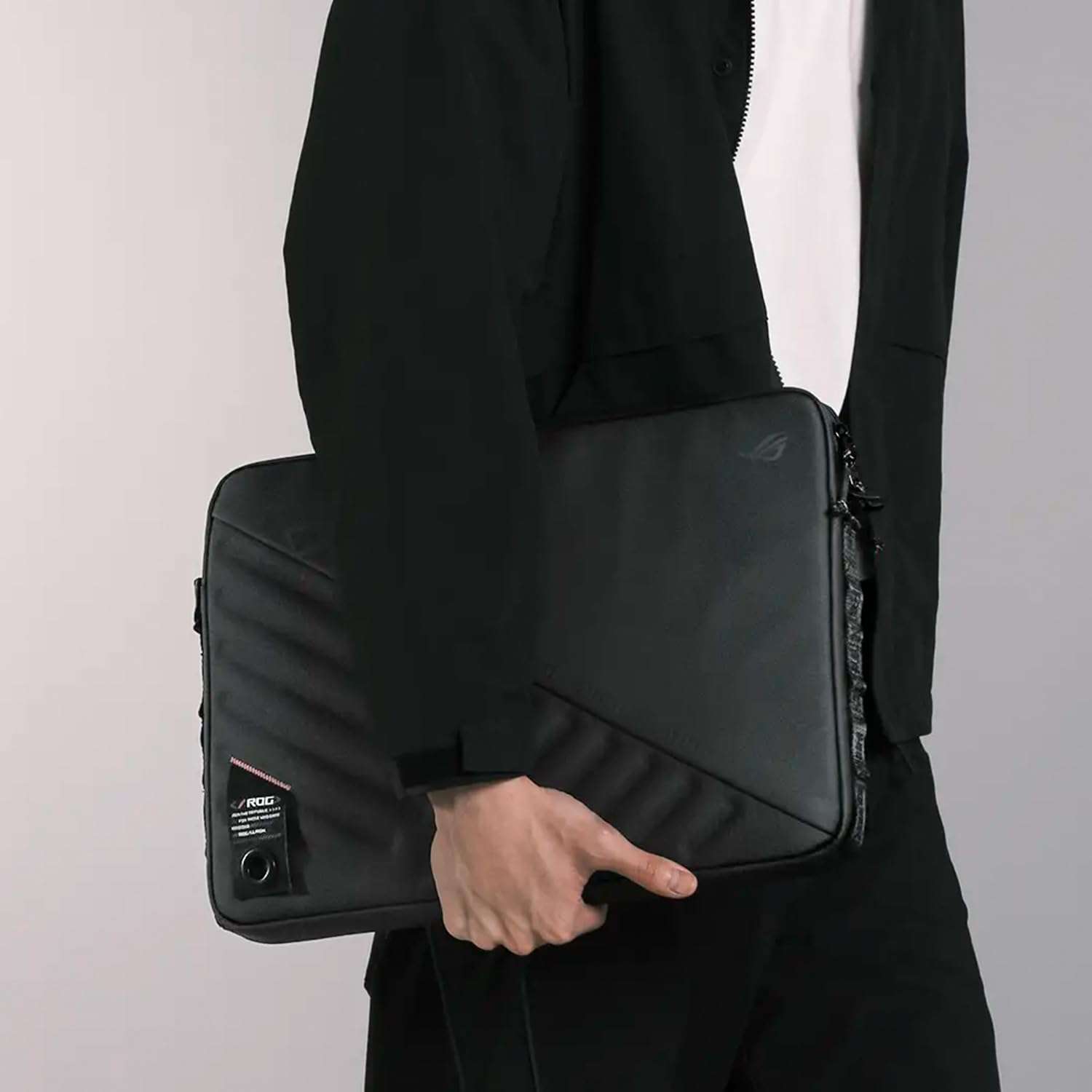 ASUS ROG Slash Sleeve Bag 4.0, Fit 16" Laptop, Adaptor, and Mouse, Tear-Resistant, Water-Repellent, PU Leather, Adjustable Shoulder Strap, Three-point Fixation Strap, Multiple Pockets, Black 6