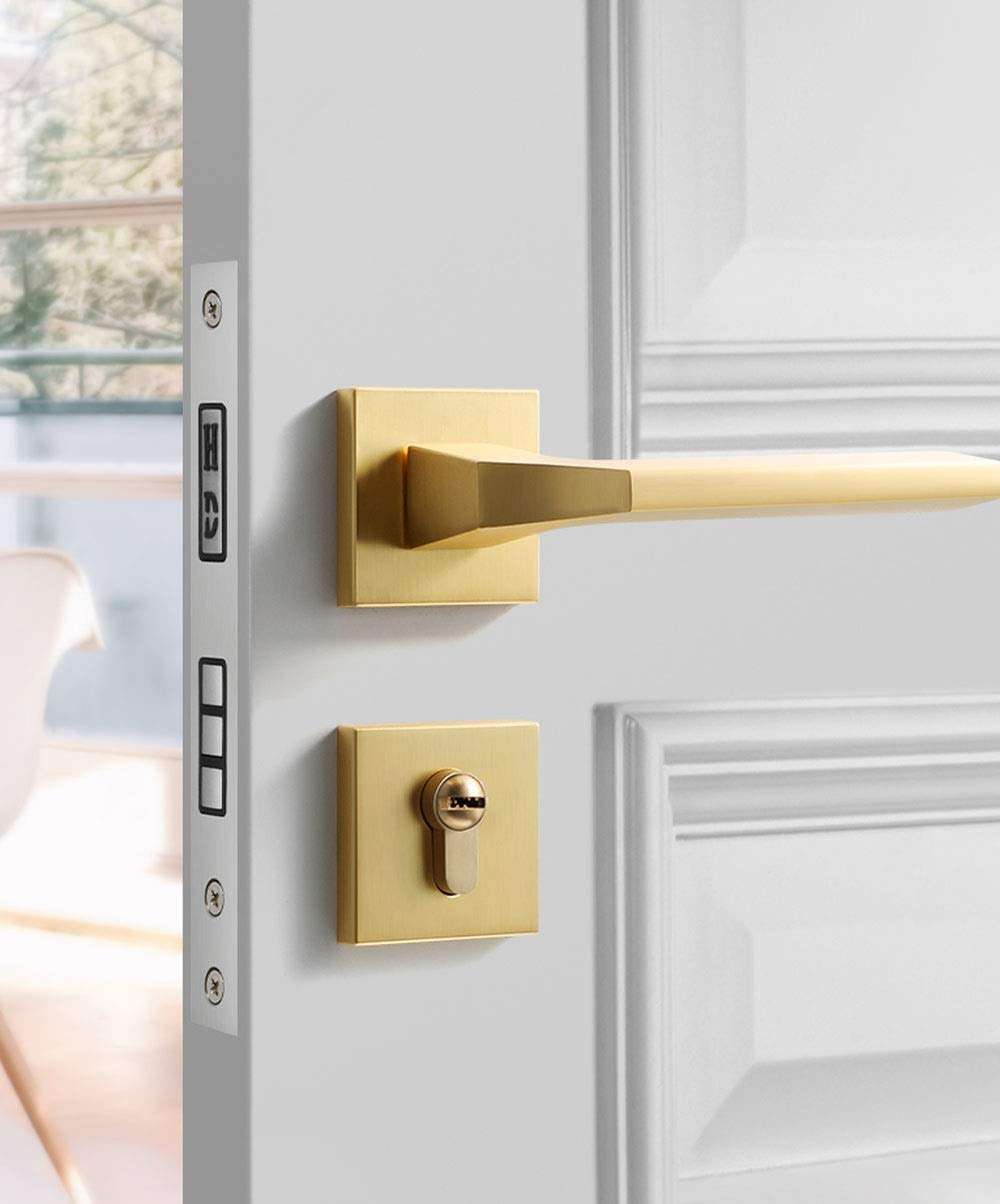 Toy Door Handle with Lock and Key Handleset with Lever Door Handle Door Lever Lock Reversible for Right and Left Indoor and Outdoor Door Lock in Gold Door Handle Entrance Lever with Modern Design 3