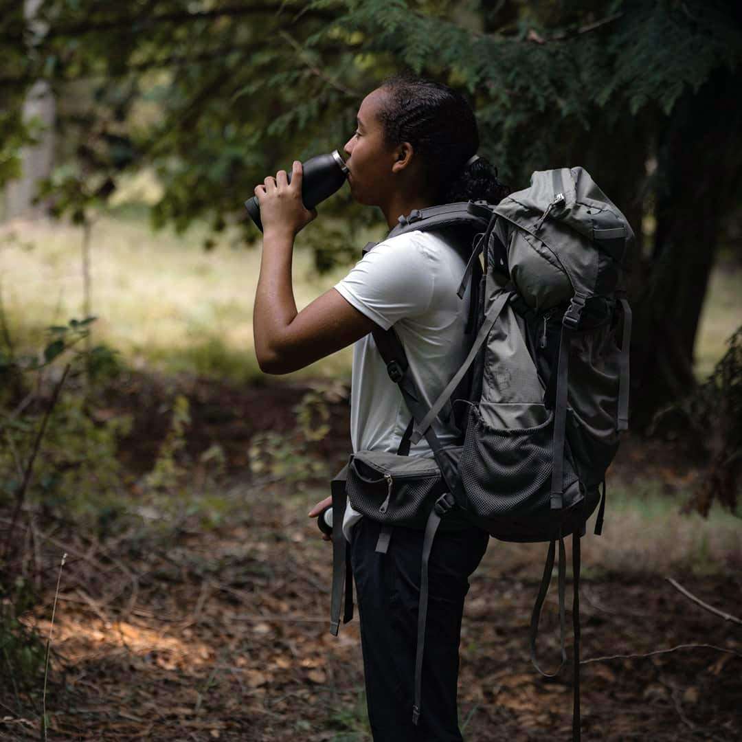 Aquio IBTB2BB Double-wall Steel Insulated Hydration Bottle with Rechargeable Bluetooth Wireless Speaker, Powered by iHome, Midnight, Midnight Black 4