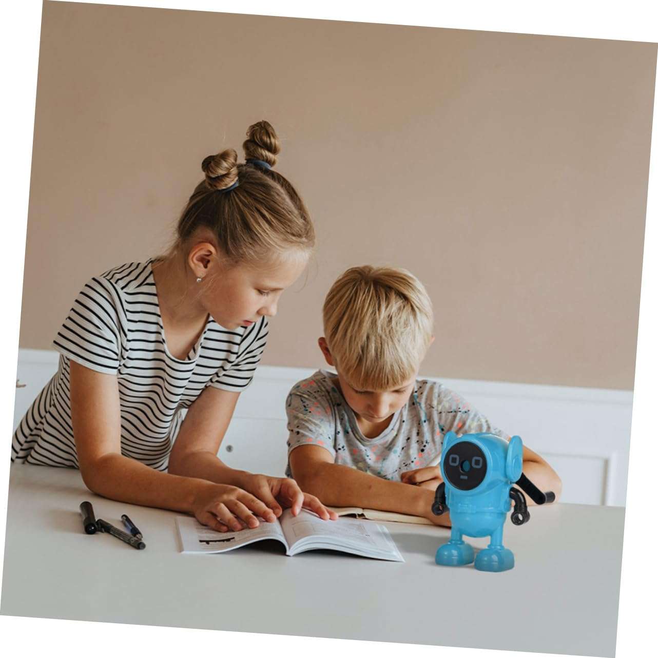 Angoily Cartoon Robot Manual Pencil Sharpener for Students Cute and Compact Hand Crank Sharpener 5