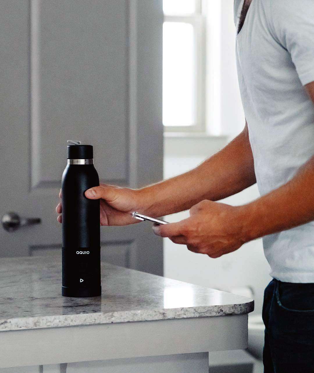 Aquio IBTB2BB Double-wall Steel Insulated Hydration Bottle with Rechargeable Bluetooth Wireless Speaker, Powered by iHome, Midnight, Midnight Black 2