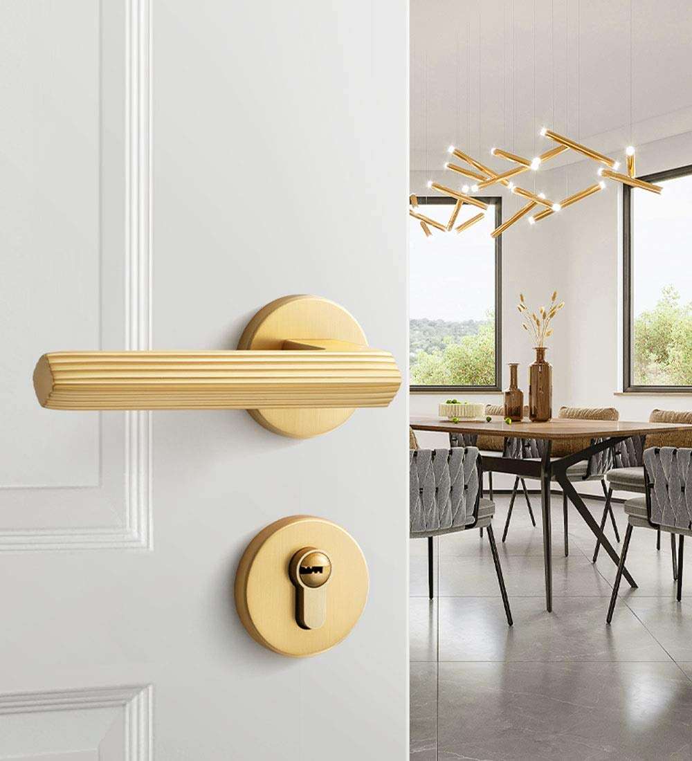 Toy Privacy Lever Handle with Lock and Key Door Lockset for Bedroom Bathroom Door Lock in Gold Door Handle Entrance Lever with Modern Design 3