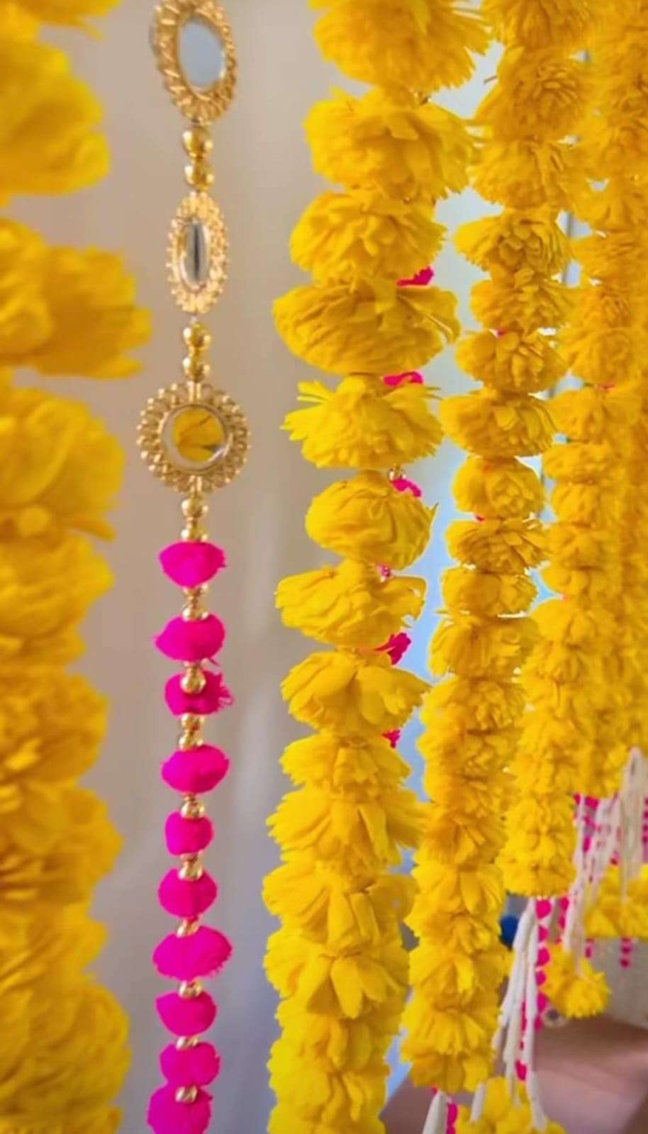 Sellplus Decorative Ganpati/Kanha Ji/Diwali Poojan Setup with Marigold Toran, Pompom Toran, Umbrellas, Decorative Platter, and Mogra String 5